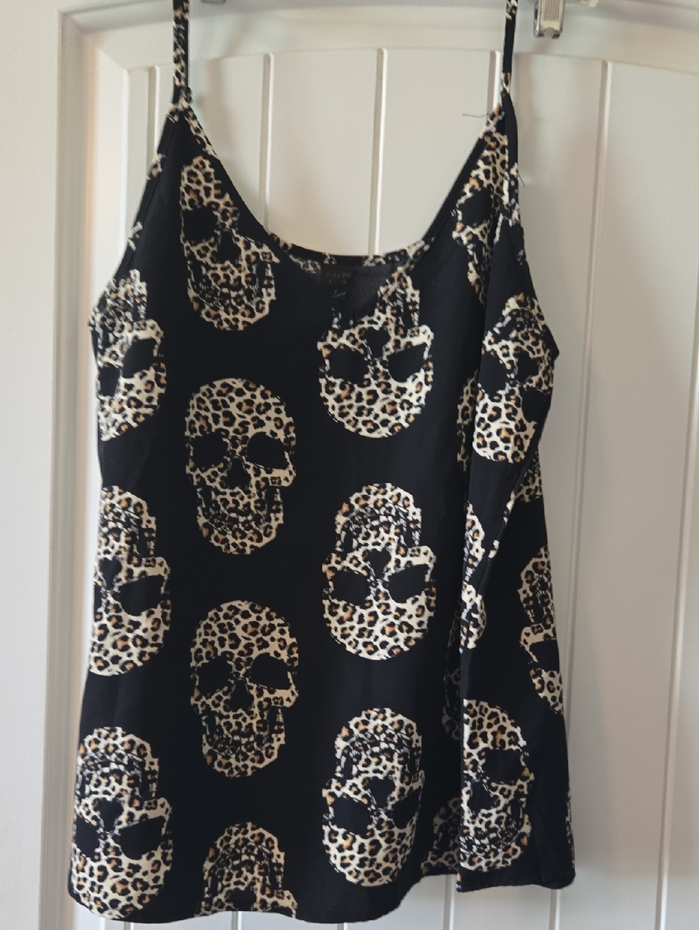SHEIN Black Tank Top with Leopard Skull Print